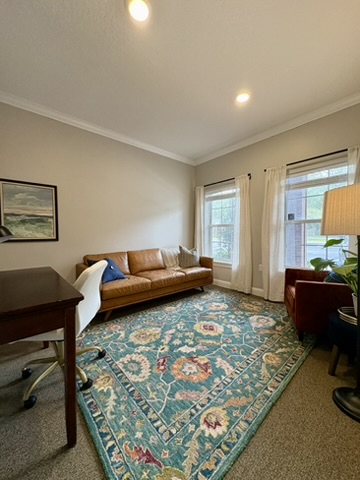 Front office with windows - view 1