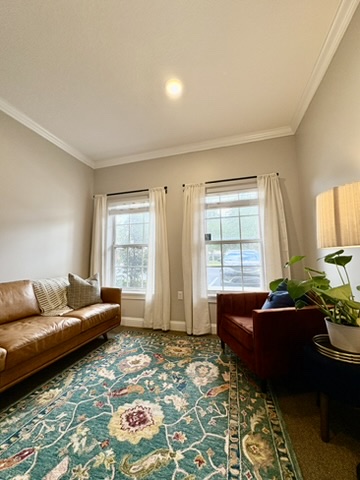 Front office with windows - view 2